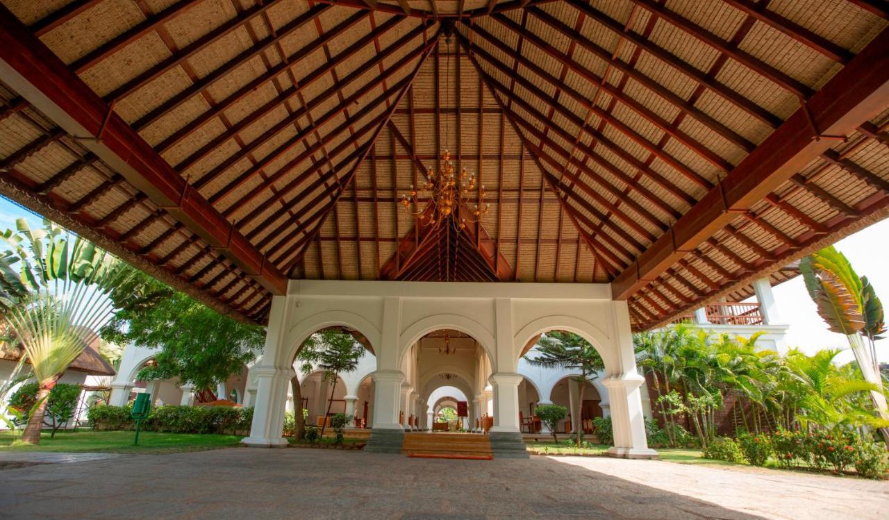 Le Pondy Hotel Pondicherry Exterior photo